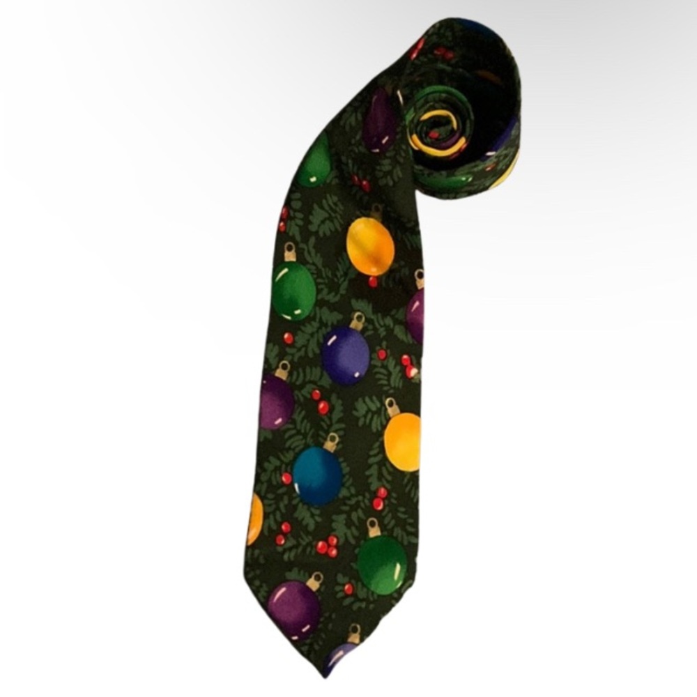 Lillian Vernon Green Christmas Tie